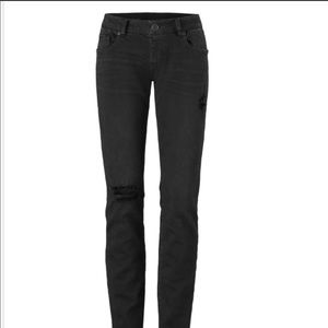 CAbi slim destructed boyfriend jeans